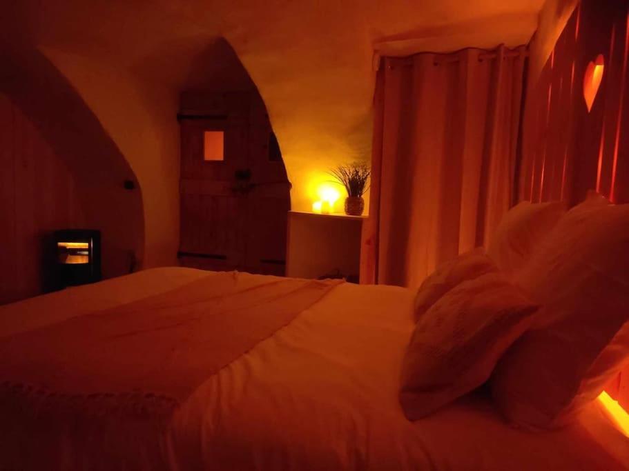 Nuit Romantique Avec Spa Privatif Meilhaud Luaran gambar
