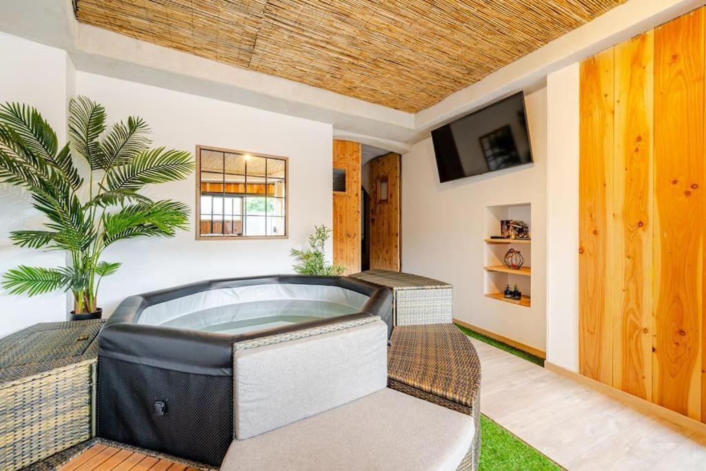 Nuit Romantique Avec Spa Privatif Meilhaud Luaran gambar